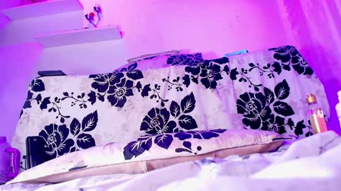 Snapshot of sofi_decker chatting on February 4, 2025, 6:04 am Sofia online show from February 4, 2025, 6:04 am