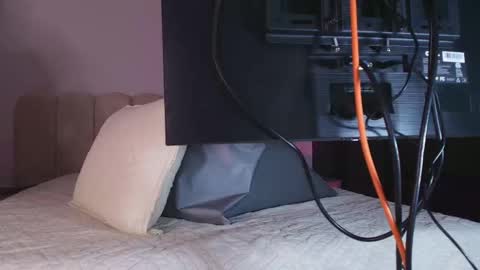 Snapshot of sofi_decker chatting on November 14, 2025, 11:53 am Sofia online show from November 14, 2025, 11:53 am