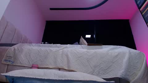 Snapshot of sofi_decker chatting on November 24, 2025, 11:54 am Sofia online show from November 24, 2025, 11:54 am