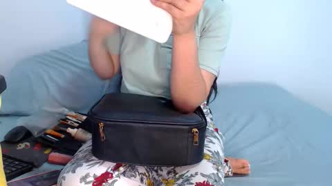 sofi rojas online show from November 24, 2025, 1:05 am