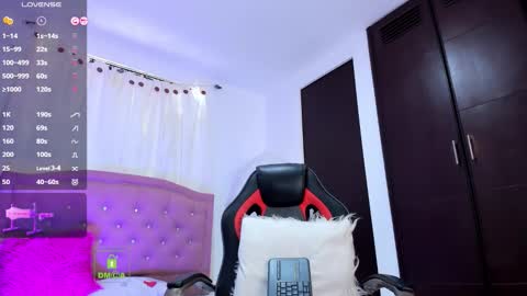 Sofia  online show from September 18, 2025, 8:55 pm