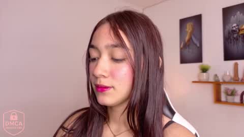 sofia_arango1107 online show from November 7, 2025, 6:52 pm