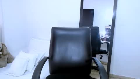 Snapshot of sofia_erotic chatting on December 27, 2024, 2:12 pm sofia Ill be back on Tuesday June 4. online show from December 27, 2024, 2:12 pm