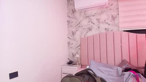 Sofia online show from December 17, 2025, 3:01 am