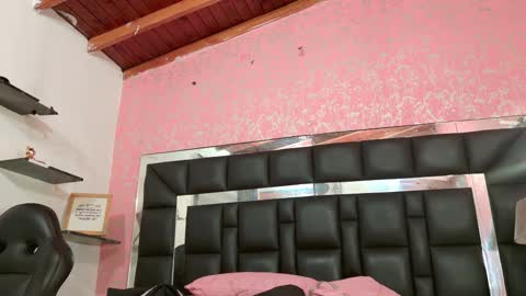 Snapshot of sofia_martinn chatting on November 1, 2025, 3:08 am Sofia online show from November 1, 2025, 3:08 am