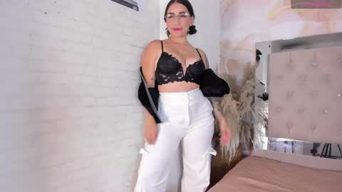 Snapshot of sofia_riveraa chatting on September 30, 2025, 8:03 pm SOFIA online show from September 30, 2025, 8:03 pm