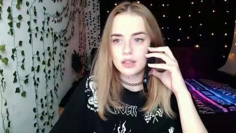 Snapshot of sofia_rosemary chatting on October 14, 2025, 2:29 pm sofia_rosemary online show from October 14, 2025, 2:29 pm