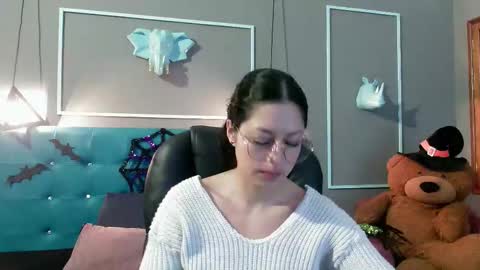 Snapshot of sofia_white3 chatting on October 28, 2025, 11:03 am Sofa online show from October 28, 2025, 11:03 am
