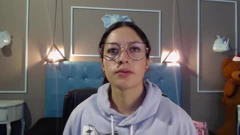 Snapshot of sofia_white3 chatting on November 18, 2025, 11:03 am Sofa online show from November 18, 2025, 11:03 am