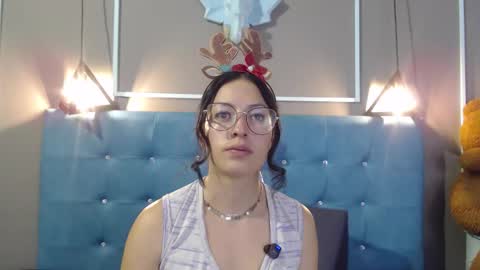 Snapshot of sofia_white3 chatting on December 5, 2025, 11:08 am Sofa online show from December 5, 2025, 11:08 am