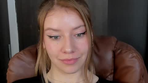 Snapshot of sofia_woodss chatting on January 14, 2025, 3:36 pm Sofia online show from January 14, 2025, 3:36 pm
