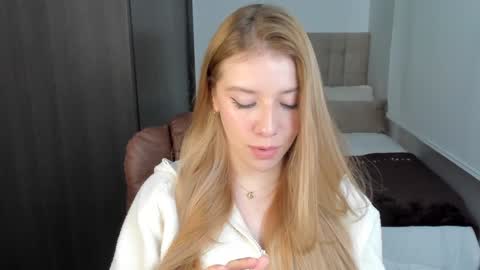 Snapshot of sofia_woodss chatting on January 24, 2025, 3:02 pm Sofia online show from January 24, 2025, 3:02 pm