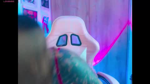       online show from October 1, 2025, 2:39 am