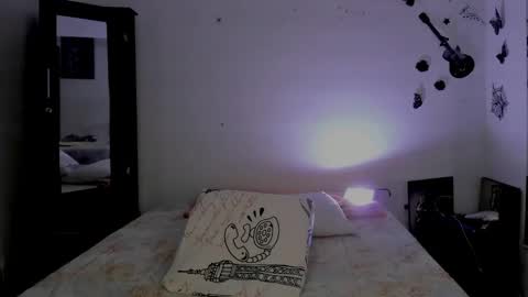 sofiacruz16 online show from December 4, 2024, 12:58 pm