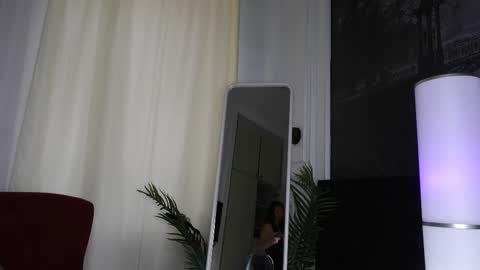 Snapshot of sofiafoster chatting on November 21, 2025, 9:19 am Sofia online show from November 21, 2025, 9:19 am