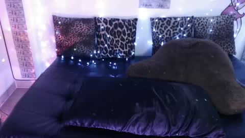 Snapshot of sofianix chatting on February 16, 2025, 2:32 pm SOFIA NIX online show from February 16, 2025, 2:32 pm