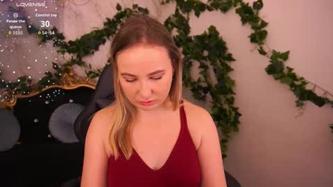 Sofie online show from November 13, 2025, 11:36 pm