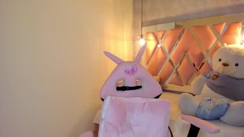 Snapshot of sofii_miller_ chatting on January 11, 2025, 12:22 am online show from January 11, 2025, 12:22 am