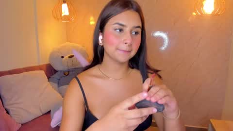 Snapshot of sofii_miller_ chatting on February 22, 2025, 6:19 pm online show from February 22, 2025, 6:19 pm