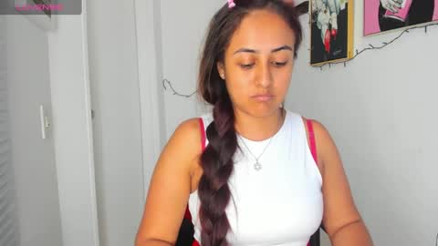 sofiia rodriguez online show from February 13, 2025, 6:05 pm