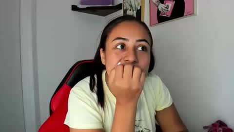 sofiia rodriguez online show from December 3, 2025, 2:26 pm