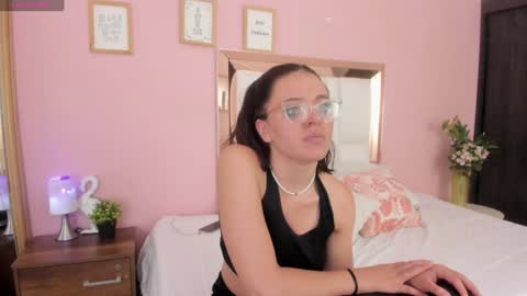 Sofi agudelo online show from February 8, 2025, 7:59 am