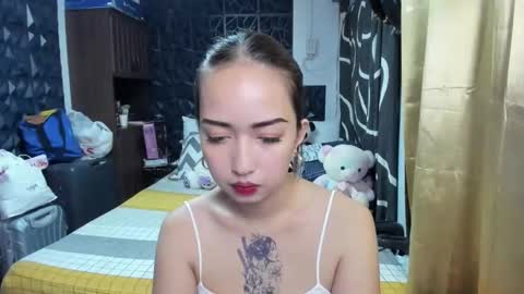 Snapshot of soft_angel8 chatting on November 17, 2025, 12:33 pm Angel online show from November 17, 2025, 12:33 pm