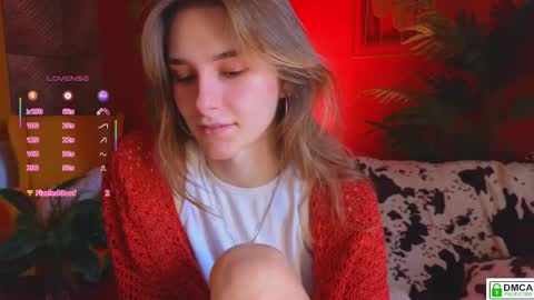 Snapshot of soft_animal chatting on October 5, 2025, 7:07 am E online show from October 5, 2025, 7:07 am