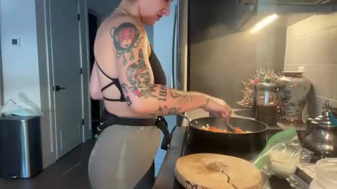 Snapshot of softheatmaria chatting on December 15, 2025, 2:43 pm Soft Heat Maria online show from December 15, 2025, 2:43 pm