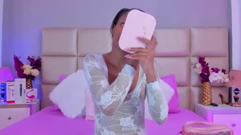 Snapshot of sofynovoa chatting on November 20, 2025, 4:23 am online show from November 20, 2025, 4:23 am