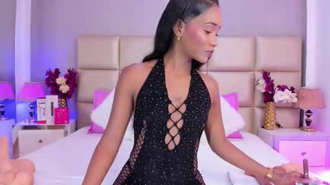 Snapshot of sofynovoa chatting on November 30, 2025, 2:48 am online show from November 30, 2025, 2:48 am