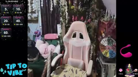 Snapshot of solesticia chatting on December 22, 2024, 5:01 am solesticia online show from December 22, 2024, 5:01 am