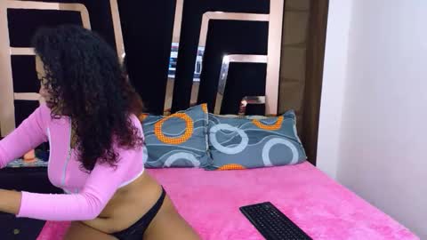 Snapshot of solevanss chatting on October 27, 2025, 3:05 pm Sol Evans online show from October 27, 2025, 3:05 pm