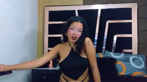 Snapshot of solevanss chatting on November 19, 2025, 3:56 pm Sol Evans online show from November 19, 2025, 3:56 pm