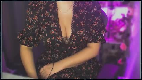 Gaby Solis online show from November 11, 2025, 1:55 pm