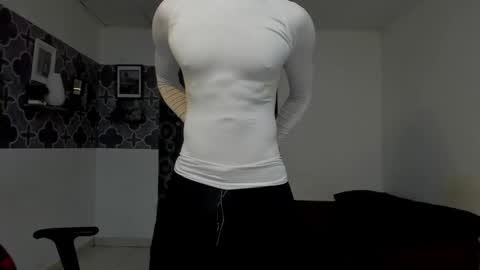 son_hades online show from November 5, 2025, 7:36 pm