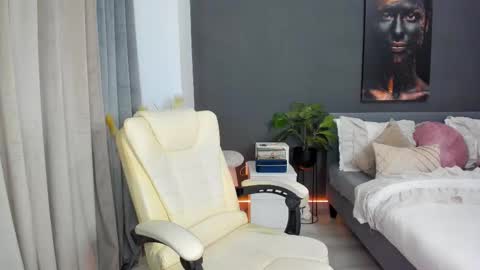Snapshot of sonia__rey chatting on October 27, 2025, 1:59 pm Sonia  Rey online show from October 27, 2025, 1:59 pm