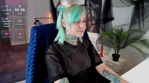 Snapshot of sonia_blond chatting on November 30, 2025, 2:21 pm Sonia online show from November 30, 2025, 2:21 pm