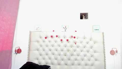 sophia__beauty online show from October 31, 2025, 1:56 pm