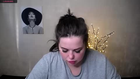sophia__olsen online show from September 22, 2025, 5:53 am