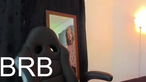 Snapshot of sophia_brunett chatting on February 19, 2025, 7:17 am Sophia online show from February 19, 2025, 7:17 am