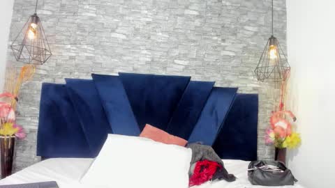 Snapshot of sophia_brunett chatting on November 25, 2025, 12:16 pm Sophia online show from November 25, 2025, 12:16 pm