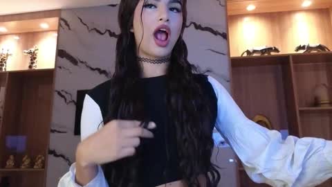 Sophia online show from December 4, 2025, 9:34 pm