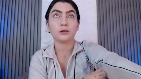 sophia hottie online show from September 8, 2025, 4:50 pm