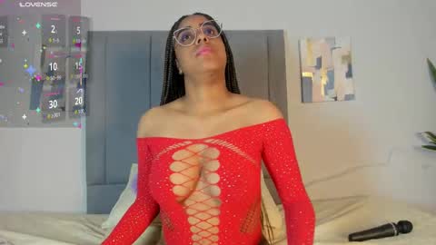Snapshot of sophia_ebony___ chatting on November 15, 2025, 1:07 pm sophia_ebony___ online show from November 15, 2025, 1:07 pm