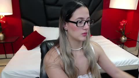 Snapshot of sophia_loreenn chatting on January 14, 2025, 2:11 pm Sofia online show from January 14, 2025, 2:11 pm