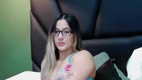 Snapshot of sophia_loreenn chatting on January 27, 2025, 2:35 pm Sofia online show from January 27, 2025, 2:35 pm