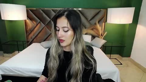 Snapshot of sophia_loreenn chatting on February 5, 2025, 2:16 pm Sofia online show from February 5, 2025, 2:16 pm