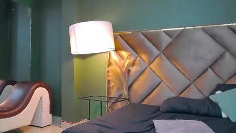 Snapshot of sophia_loreenn chatting on September 9, 2025, 1:43 pm Sofia online show from September 9, 2025, 1:43 pm