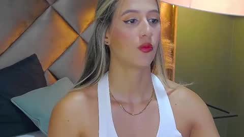 Snapshot of sophia_loreenn chatting on September 10, 2025, 1:55 pm Sofia online show from September 10, 2025, 1:55 pm